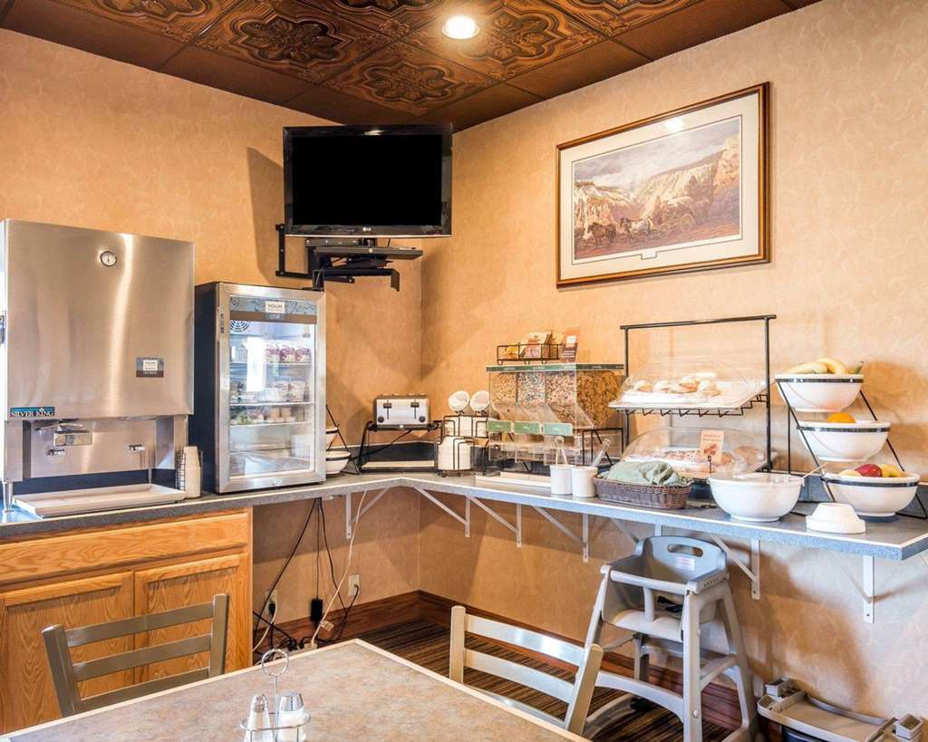 Miles City Hotel レストラン 写真