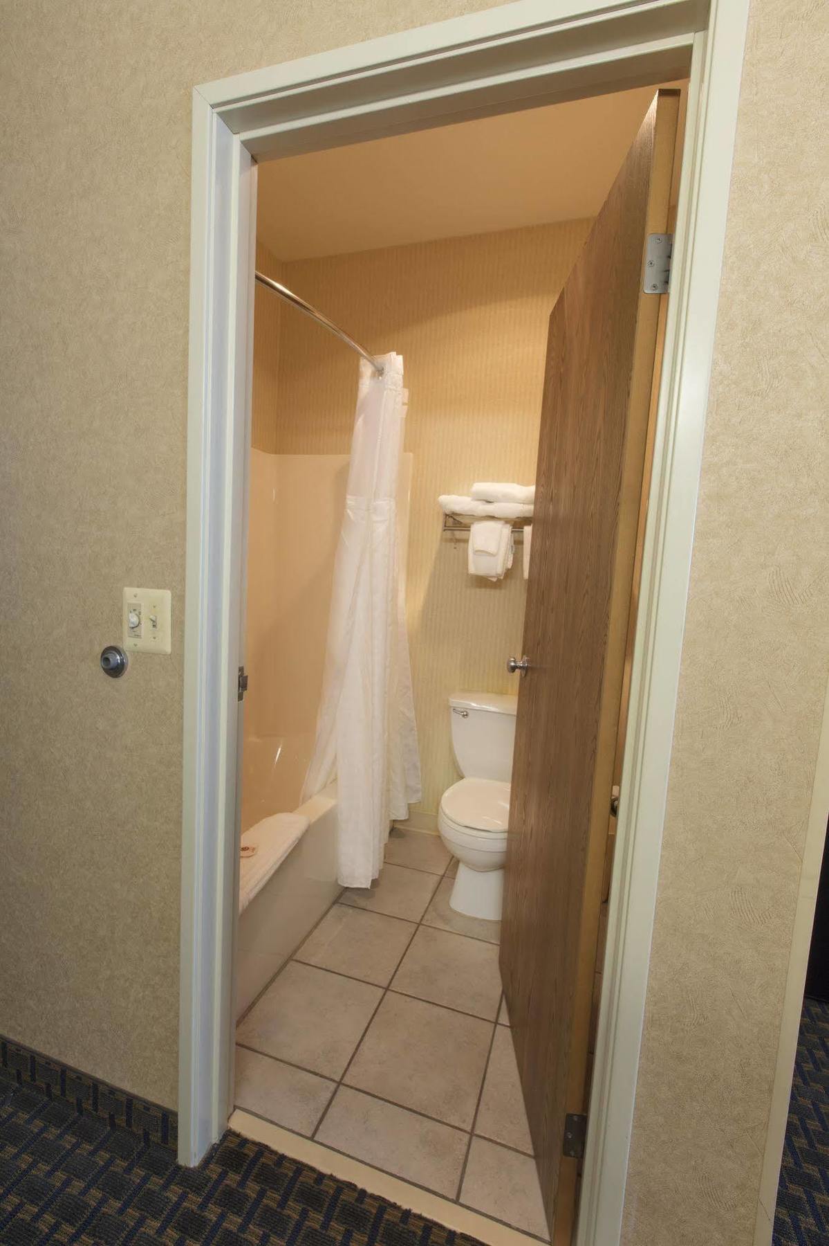 Miles City Hotel エクステリア 写真