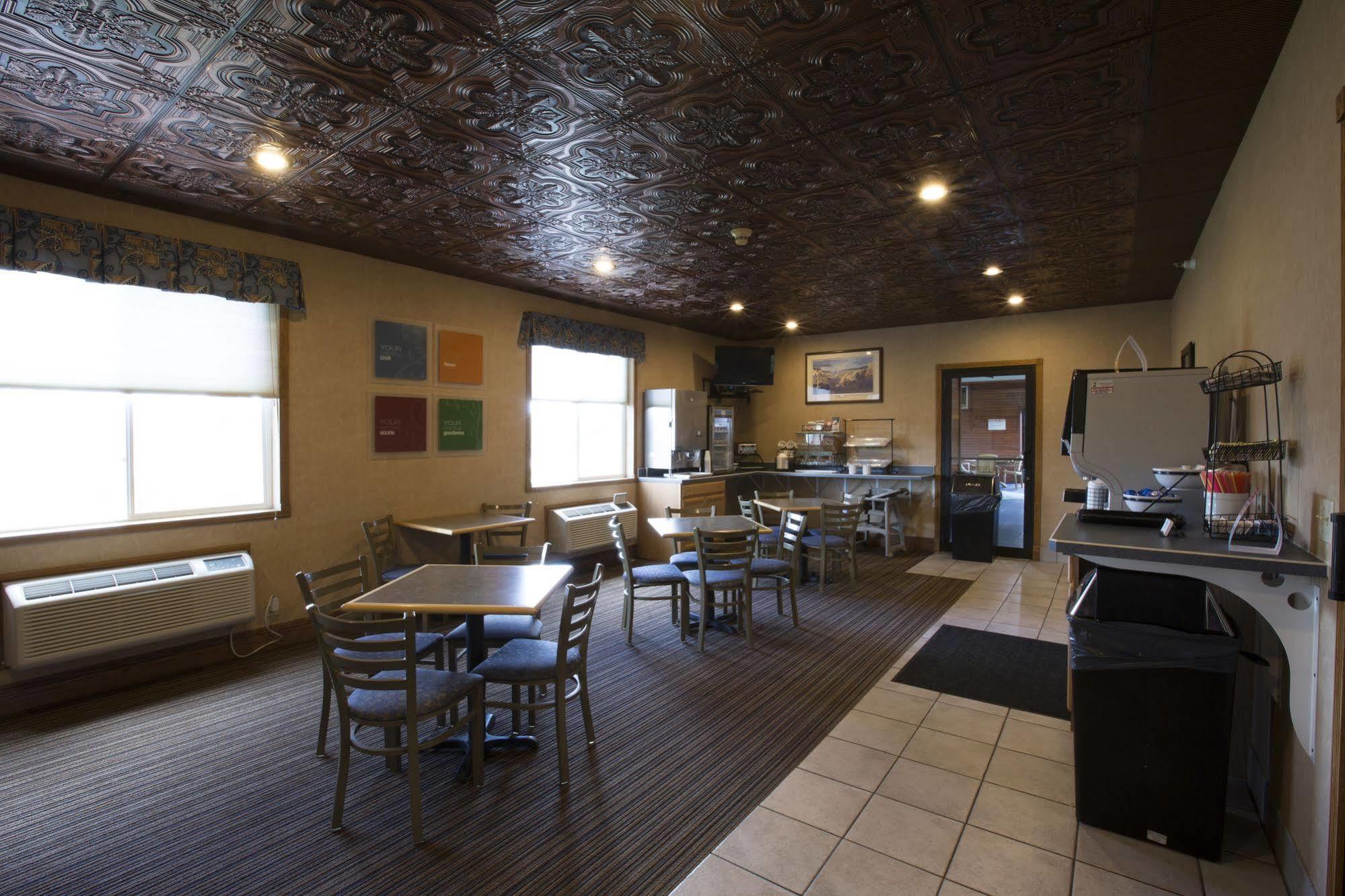 Miles City Hotel エクステリア 写真
