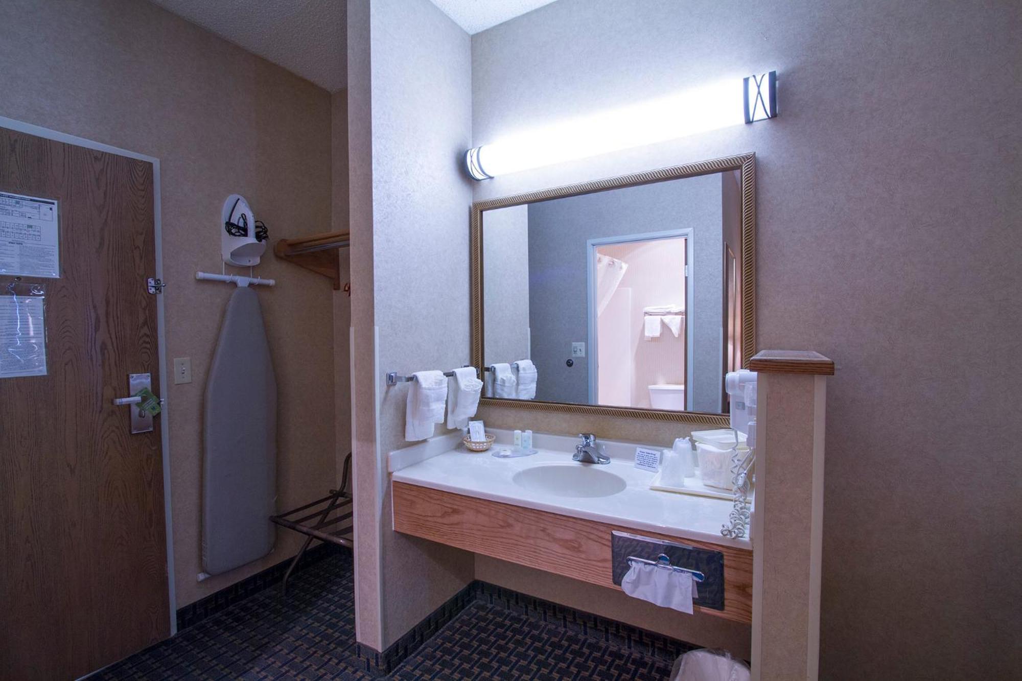 Miles City Hotel エクステリア 写真