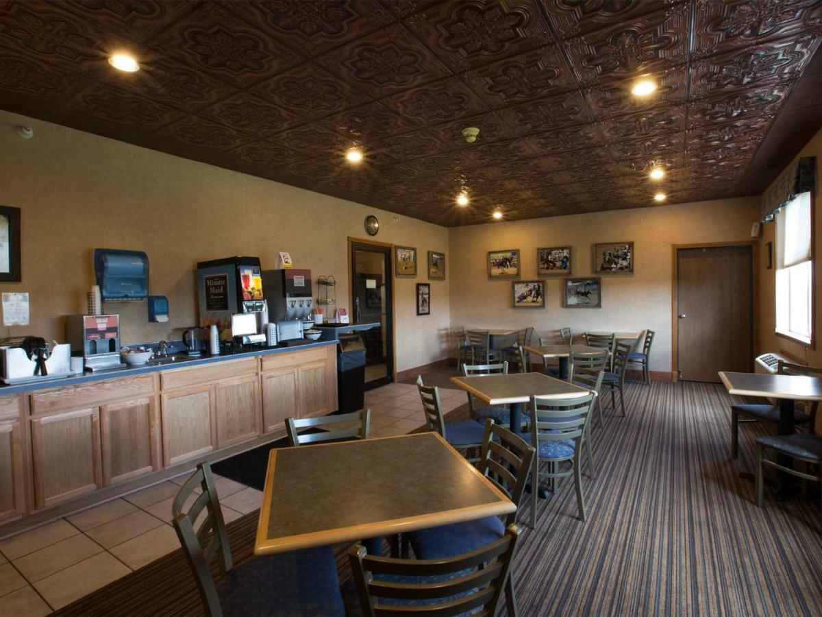 Miles City Hotel エクステリア 写真